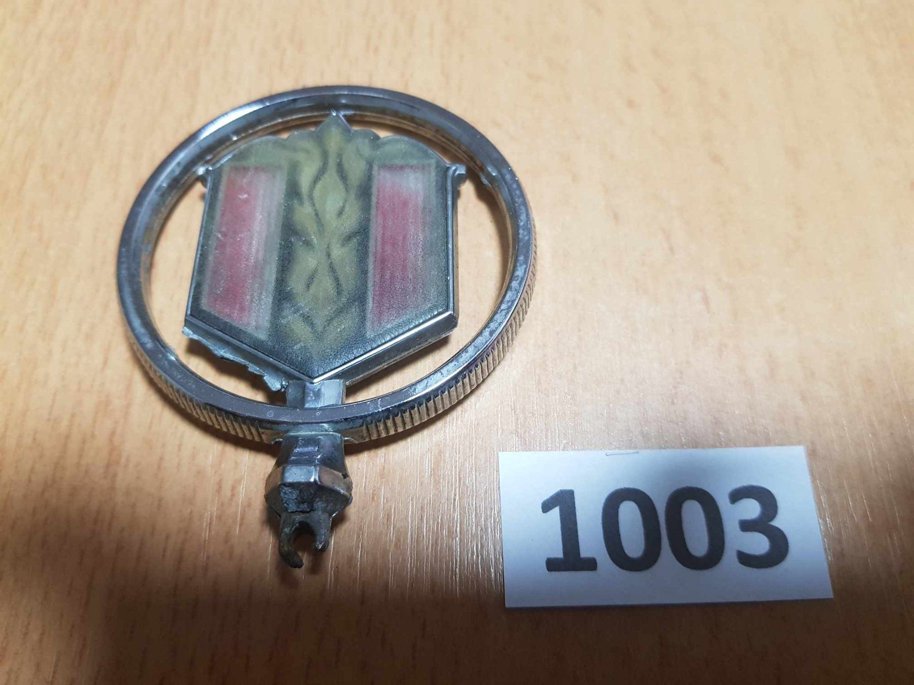 Tutti pezzi di ricambio auto: Motorhaube Hauben Emblem – Usato da Niedergösgen venduto da usc_l8gm 1