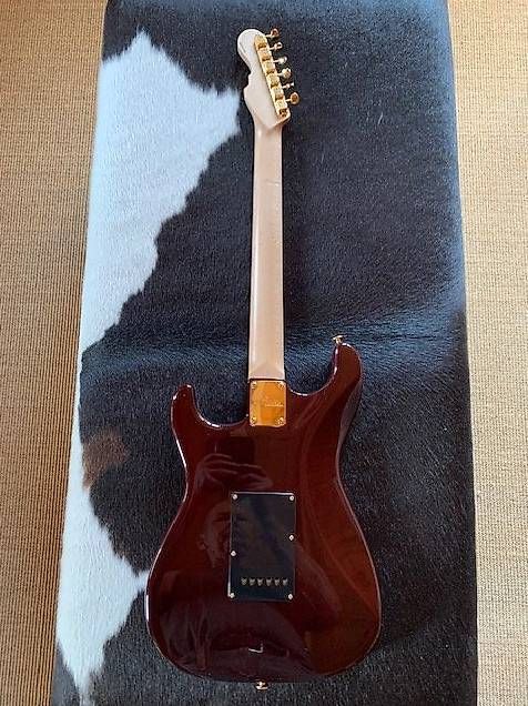 Strumenti musicali: Guitare Custom unique style Stratocaster - Rare et soignée! – Usato da Hennens venduto da gimmigi 1