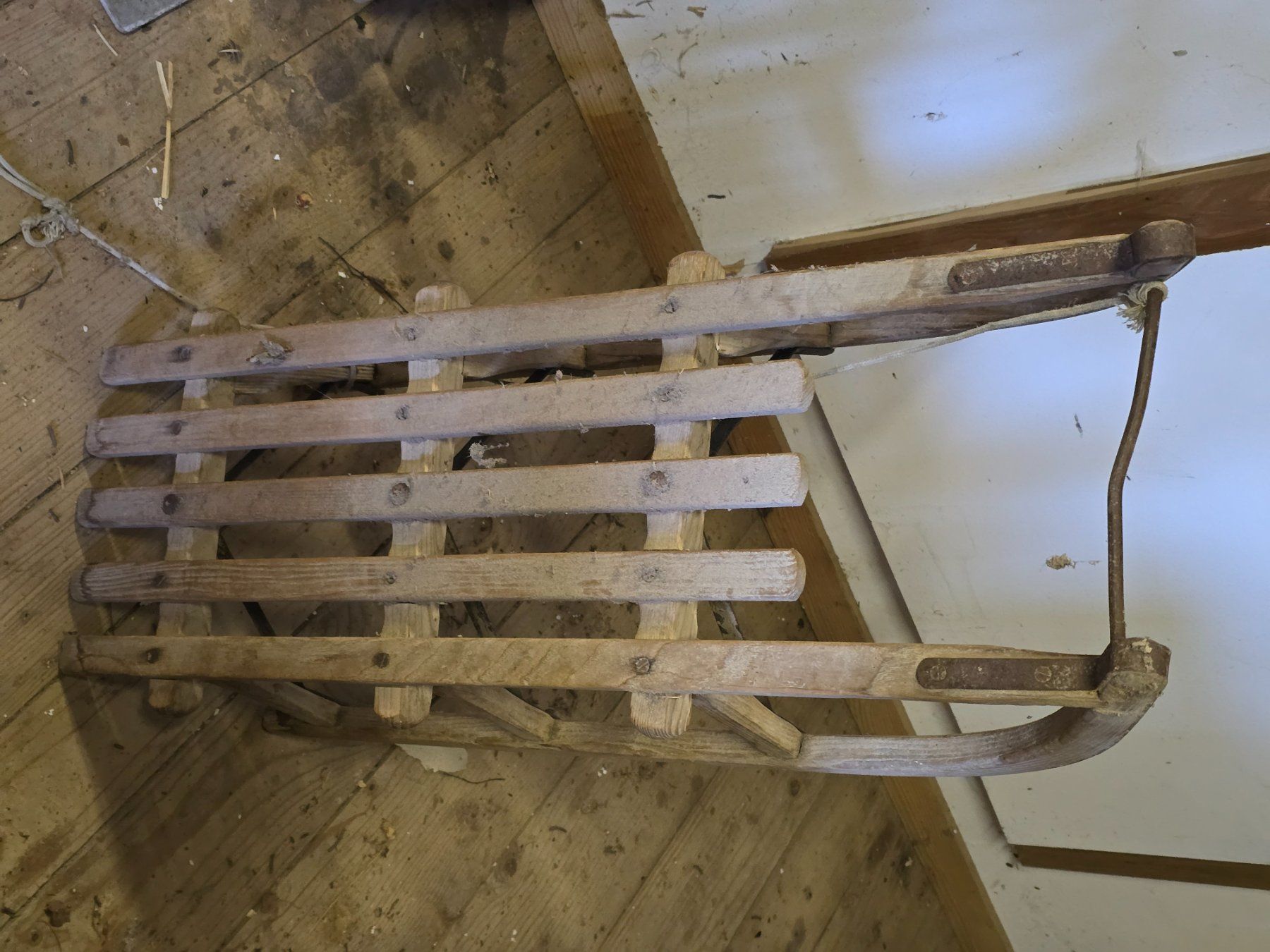 Luge: Antiker Holzschlitten gebraucht – D'occasion à Agasul par ire_h9wl