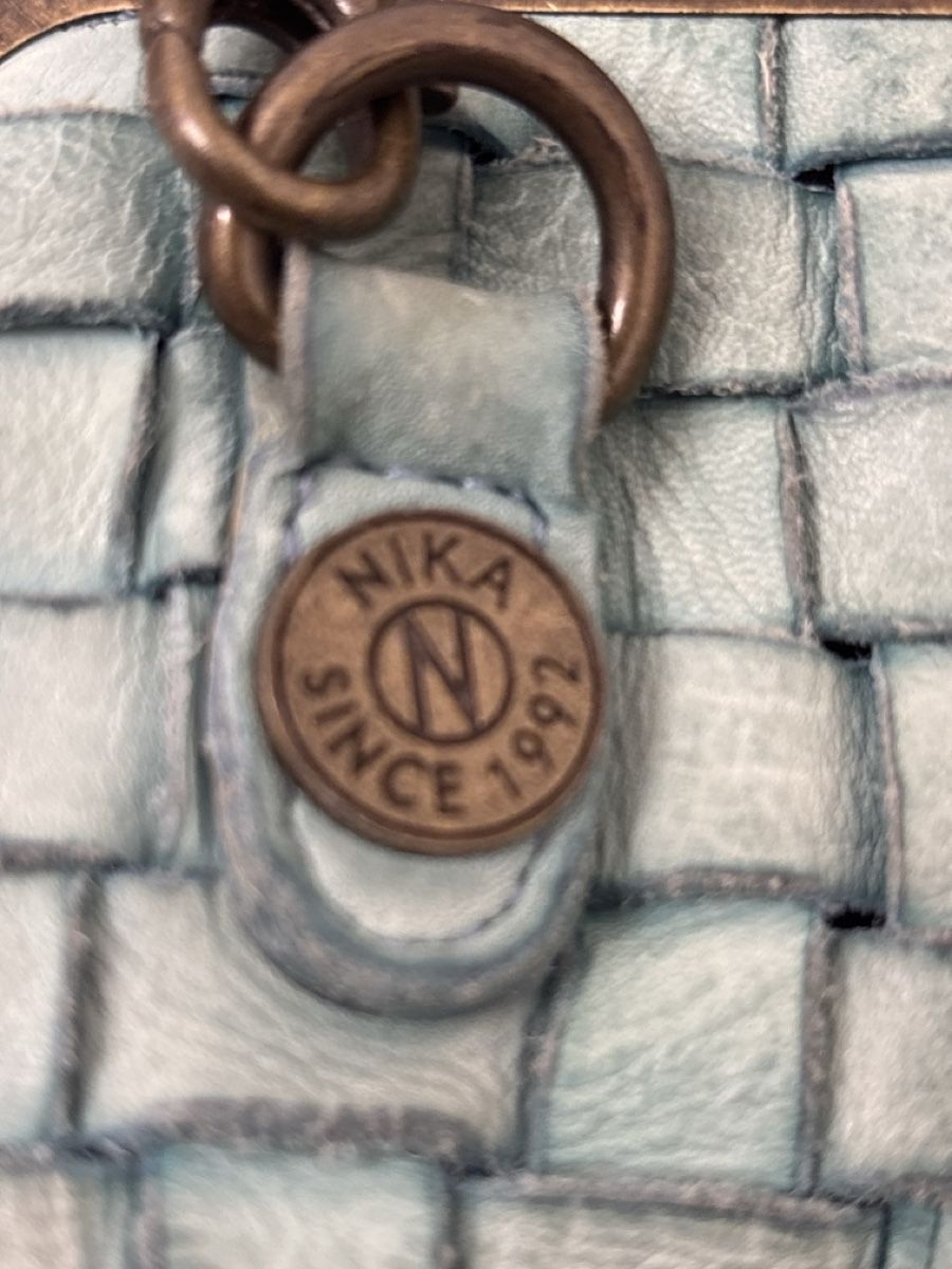 Taschen für Damen: NIKA Handtasche Leder hellblau gewoben Sommer Boho Chic – Gebraucht aus Kriens von mir_v8ww 1