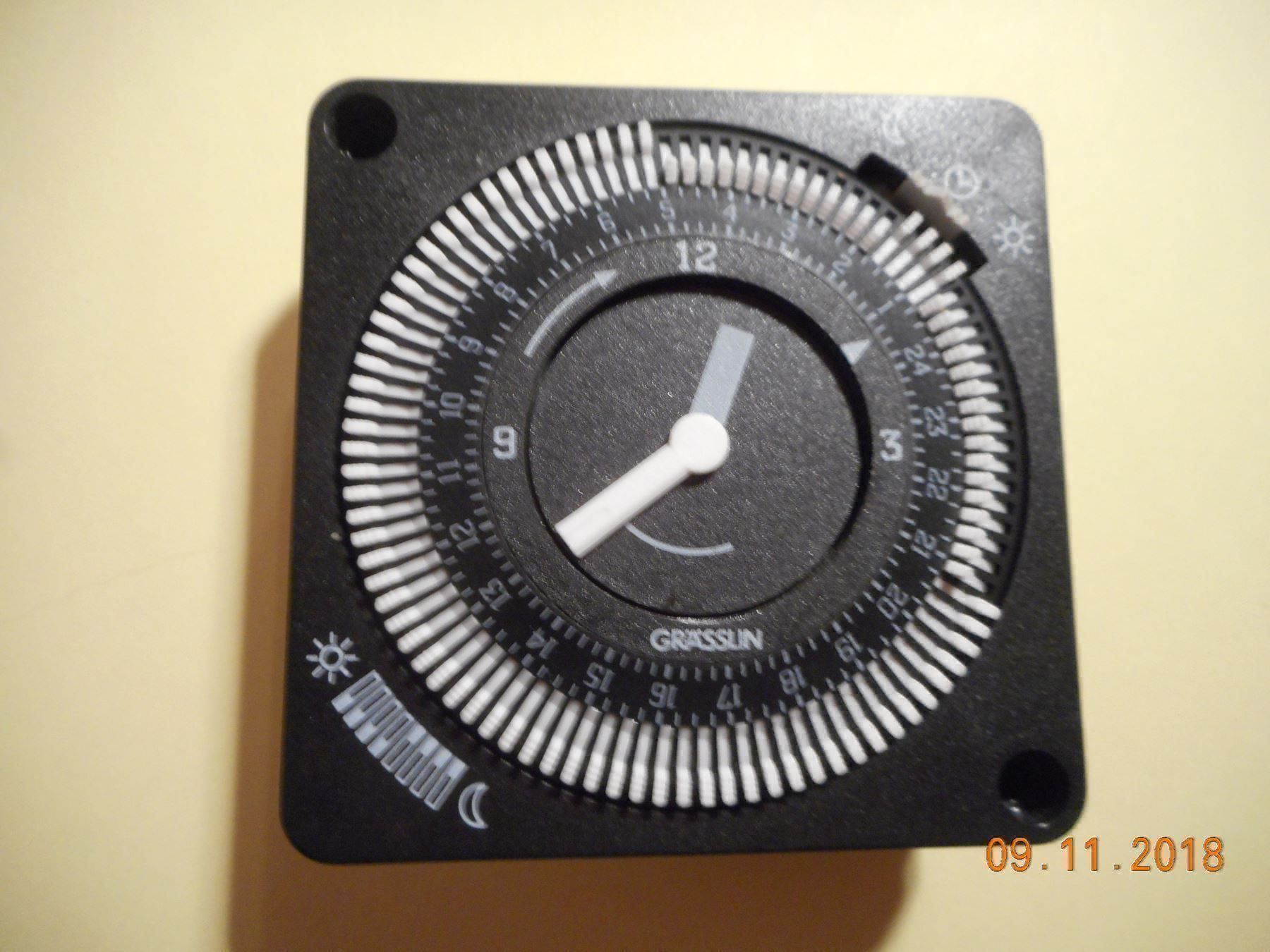 Heizung: ZeitschaltuhrRM/QTUZH-VAR-B6 – Gebraucht aus Castiel von mc_technik_brocki