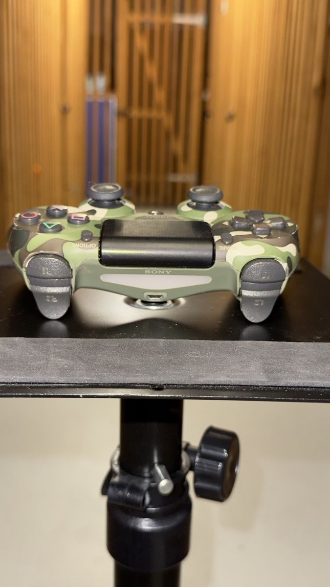 Controller: PS4 Controller Tarnmuster guter Zustand – Gebraucht aus Luzern von robinstutz 2
