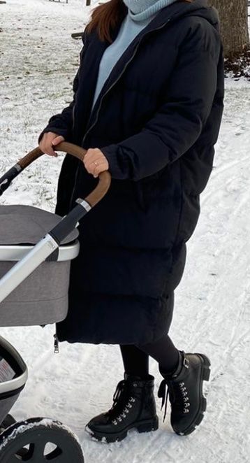 Manteaux: Wintermantel One Size, Farbe schwarz – D'occasion à Triesen par dardaleni 1