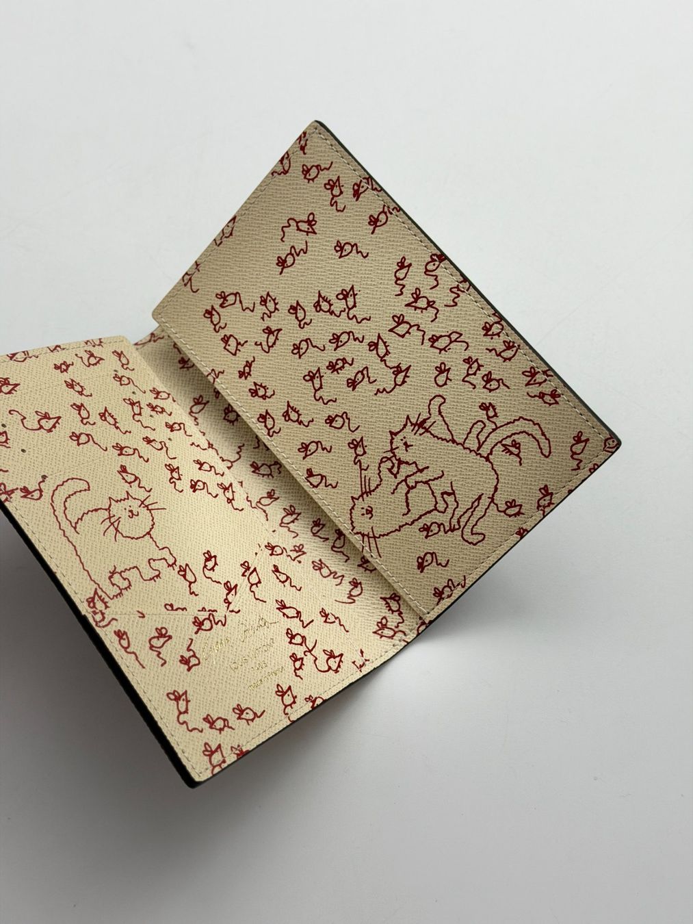Louis Vuitton Cover & Protezioni schermo: Passport cover Louis Vuitton – Nuovo e nell'imballaggio originale da Lugano venduto da juledo 2