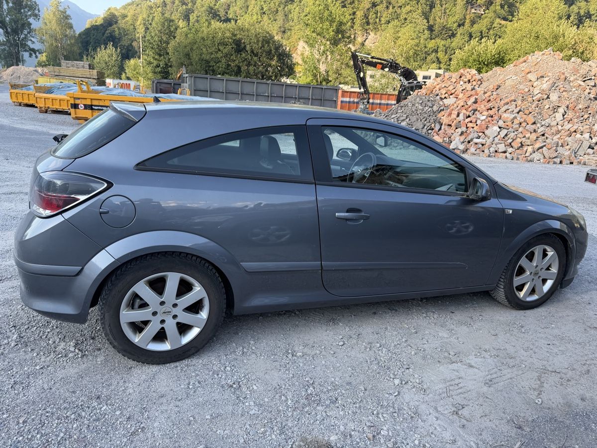 Opel Automobili: Opel Astra 1.9 Diesel B04 – Usato da Mollis venduto da BSL10 3