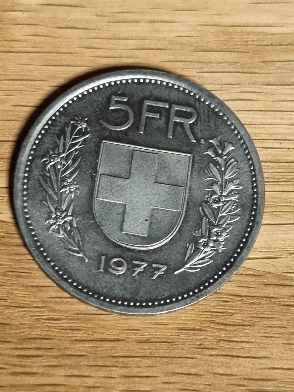 Tutti le monete: 5 Franken 1977 - tolles Stück – Usato da Mels venduto da Goldenfalcon