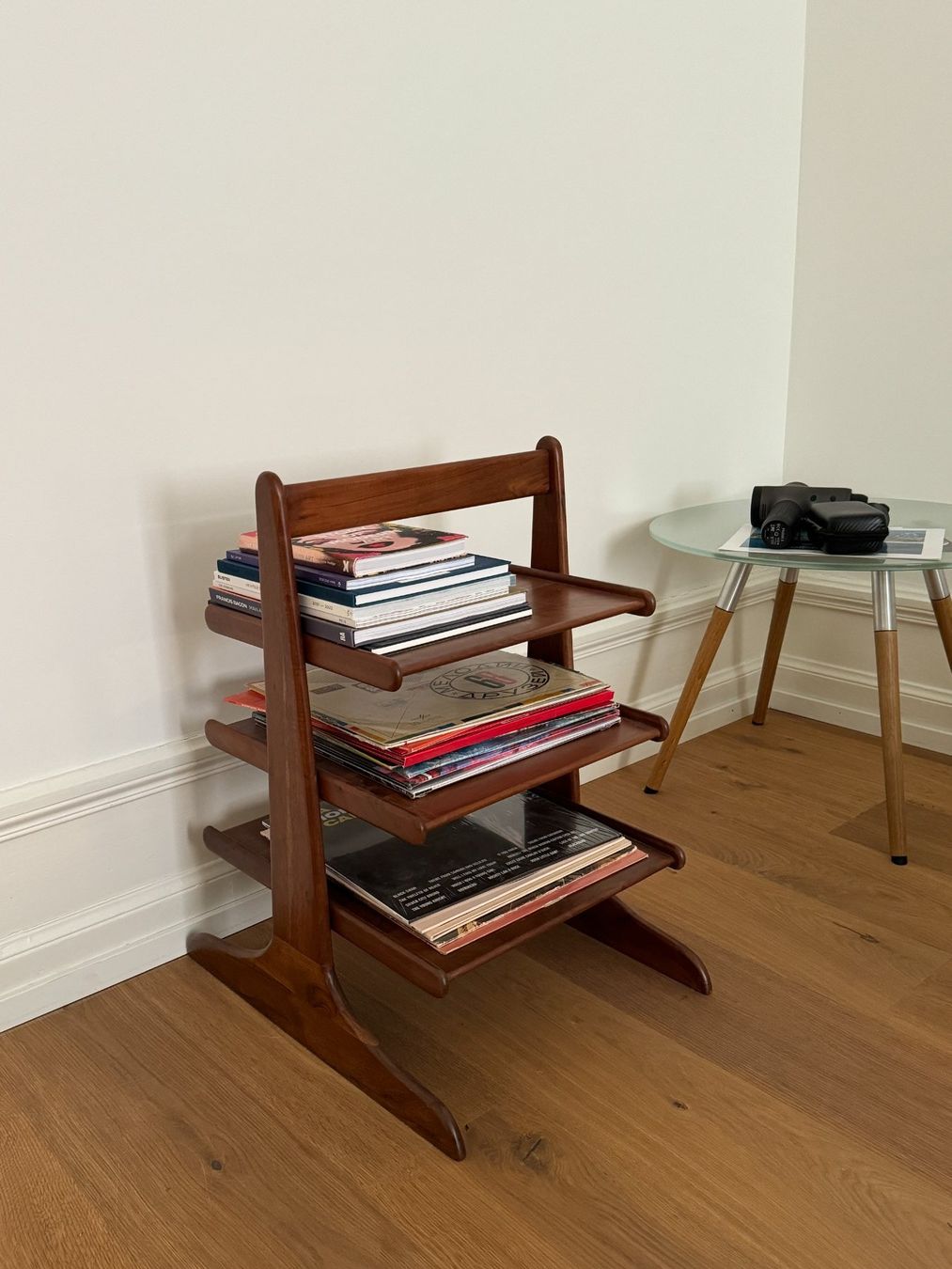 Zara Home Wooden Magazine Rack 42x65x53cm LAUSANNE (Gebraucht) in Chêne ...