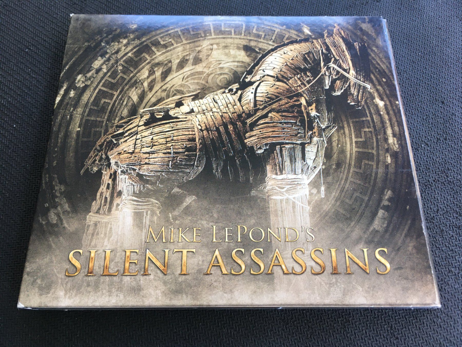 CD: Mike LePond's Silent Assassins -CD- – Usato da St.Gallen venduto da MedienJoe