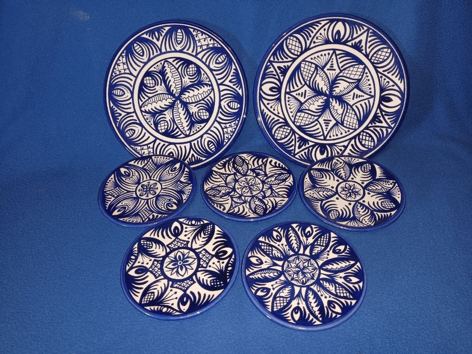Tutte le decorazioni: 7 Blaue Keramikteller, Wandteller, Spanien, Handbemalt – Usato da Basel venduto da Mippo131
