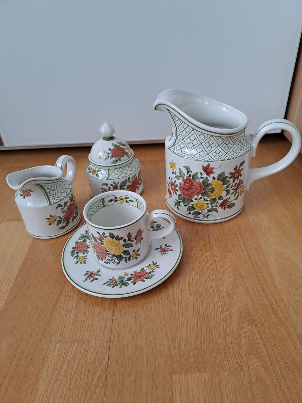 Villeroy & Boch Set di piatti: Villeroy & Boch Teeservice / 19-teilig – Usato da Schöftland venduto da sil_bn9x 1