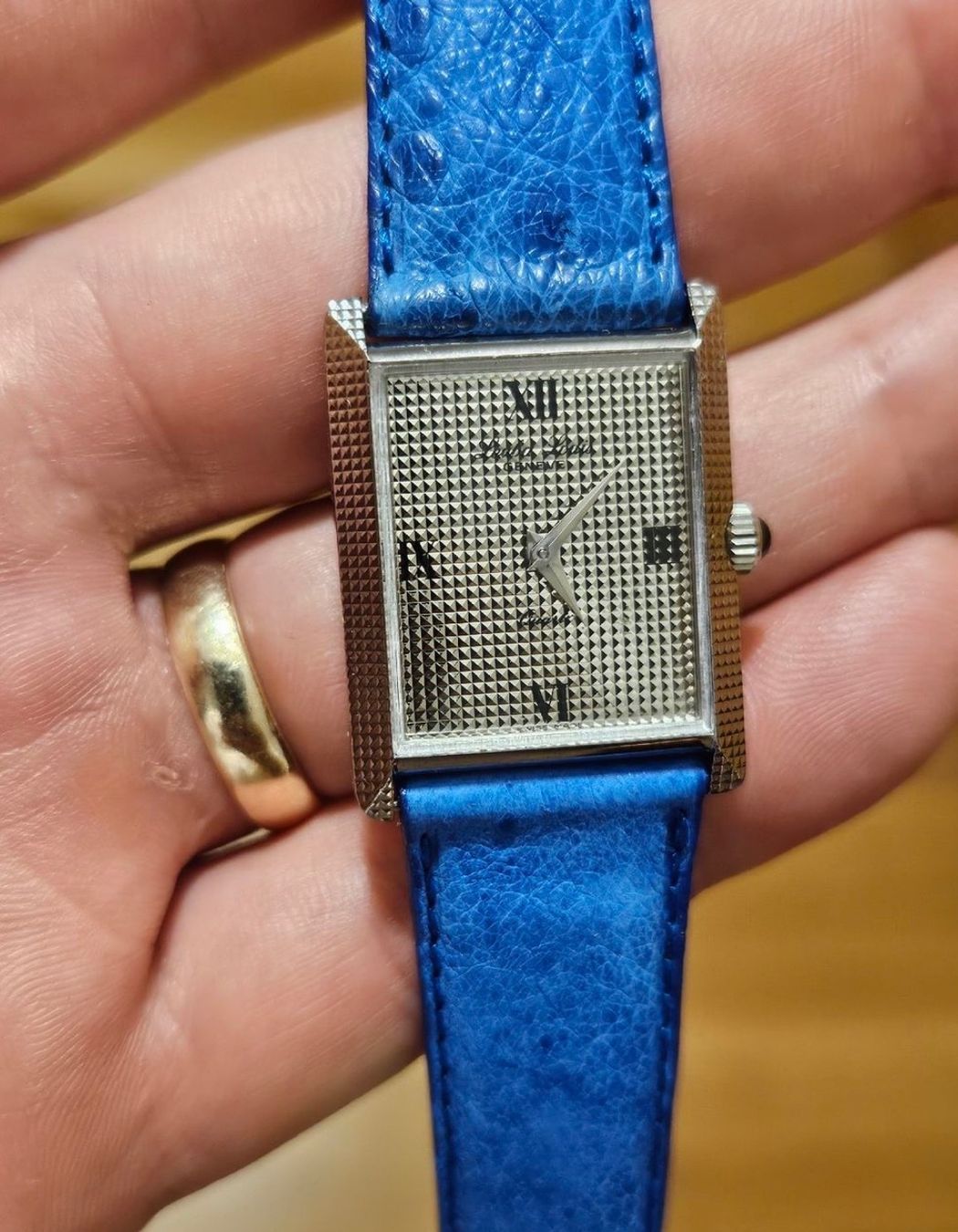Swiss Uhren: Montre Leuba Louis - Tank - Quartz – Gebraucht aus Neuchâtel von Blek7