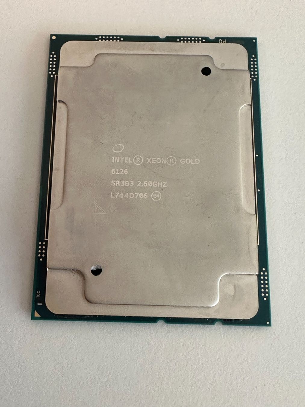 Intel Server: Intel Xeon Gold CPU 2.6GHz 6126 SR3B3, 12-Core – Usato da Münsingen venduto da Hanibal26