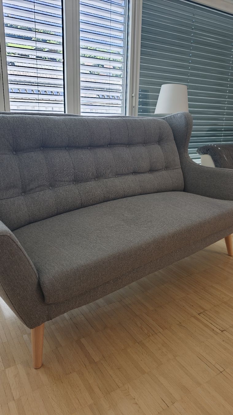 Sofas: Kostenloses Sofa  – Défectueux à St. Gallen par leo_tfk9 1