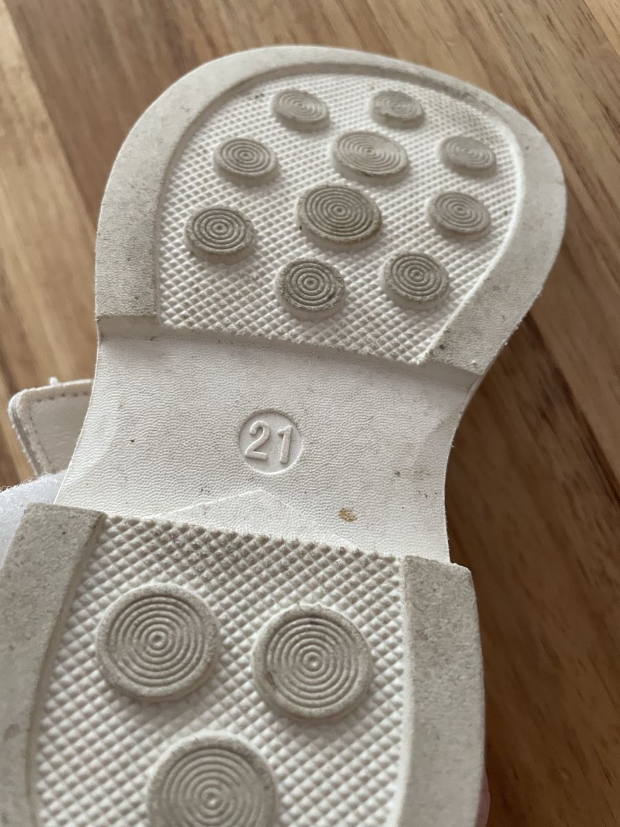 Schuhe für Mädchen: Festliche Mädchen Schuhe Gr 21 – Gebraucht aus Buchrain von Bygger31 2