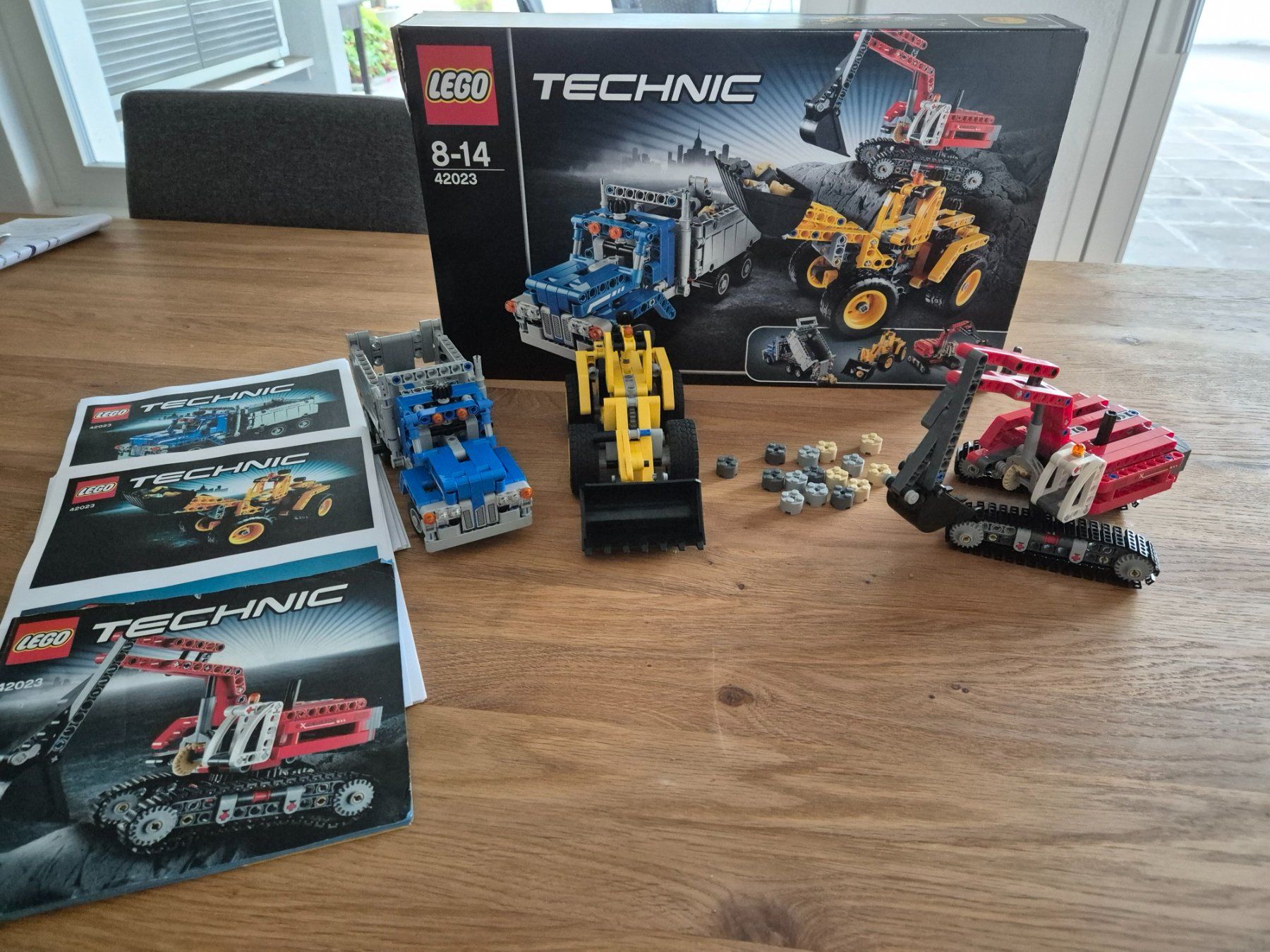 Lego Giocattoli: Lego TECHNIC 42023 - BAUSTELLE kpl. + anleitung+karton – Usato da Leimbach TG venduto da lachende