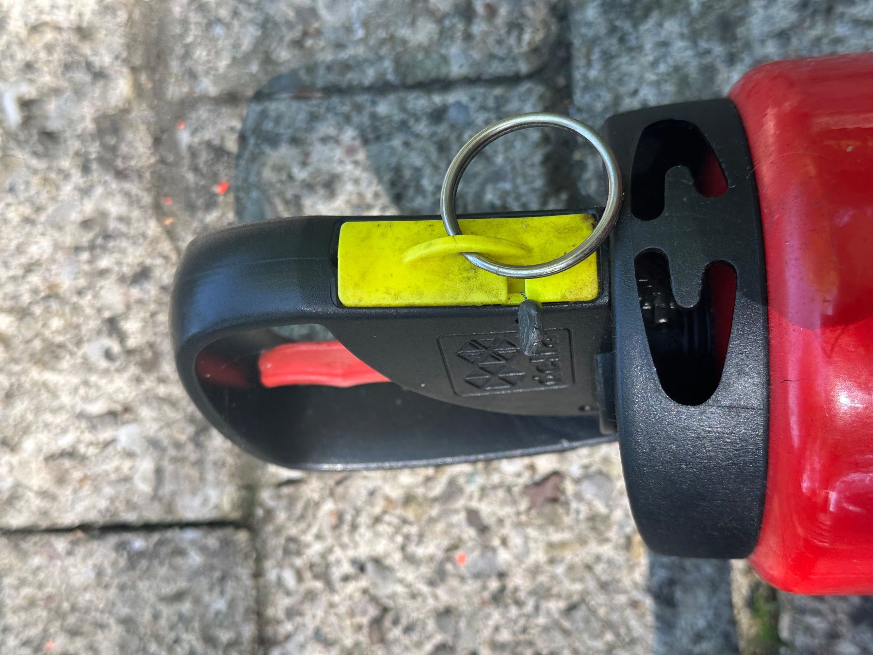 Estintori: Feuerlöscher 2 kg Pulver – Difettoso da Stallikon venduto da Rsiri 3