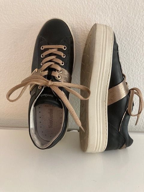 Scarpe da donna: Nero Giardini Sneakers, schwarz, Grösse 38 – Usato da Horgen venduto da Willdichhaben