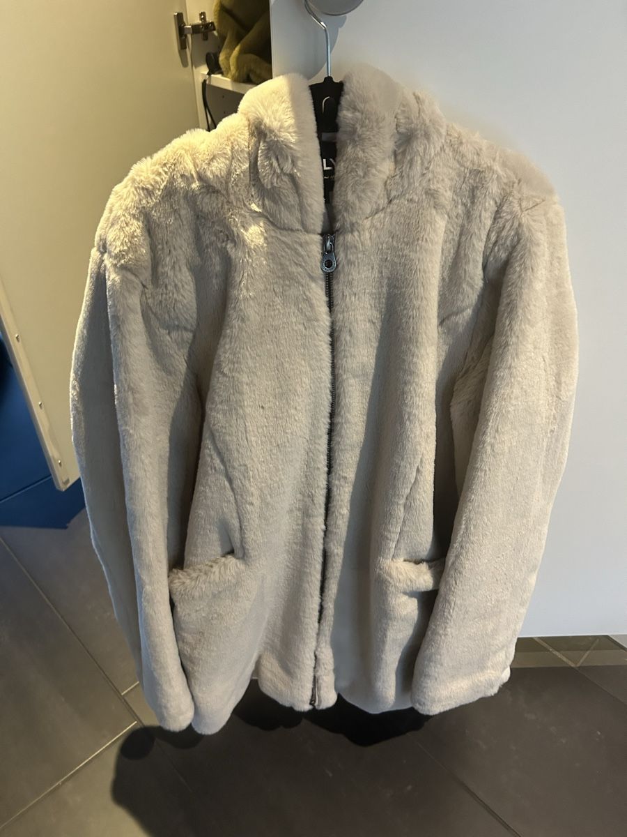 Giacche: Kuscheljacke/Winterjacke – Nuovo (secondo la descrizione) da Wettingen venduto da Trini16