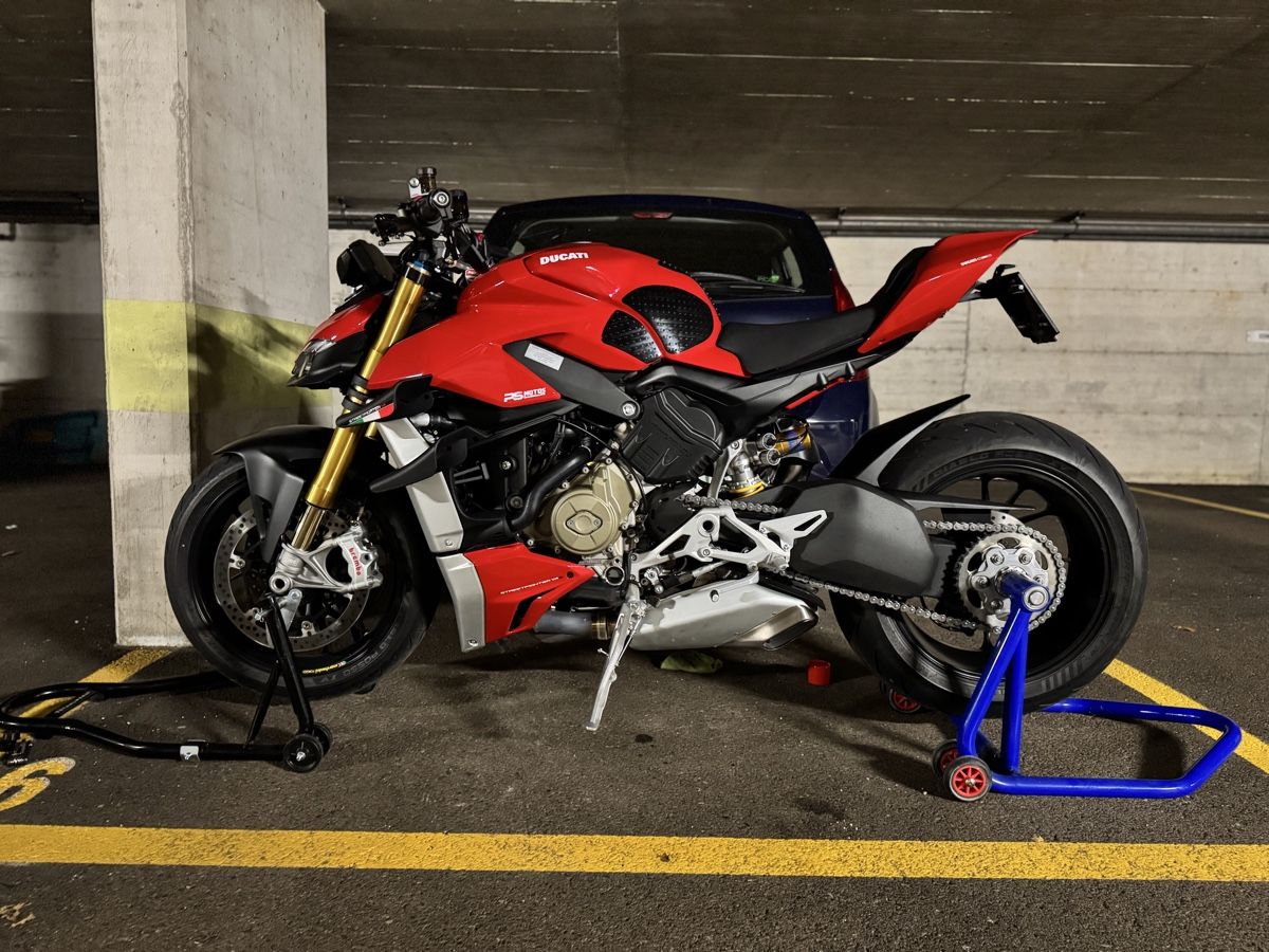Ducati Strada: Ducati streetfigther v4s – Usato da La chaux de fonds venduto da ri__5z6r