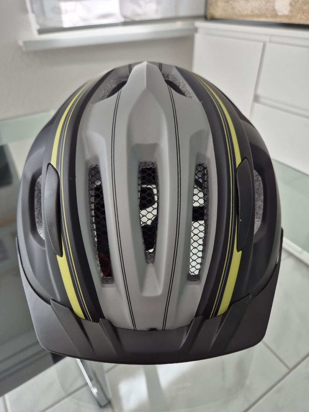 Caschi: Velohelm Gr.54-59 NEU! – Nuovo (secondo la descrizione) da Oetwil am See venduto da Janina5