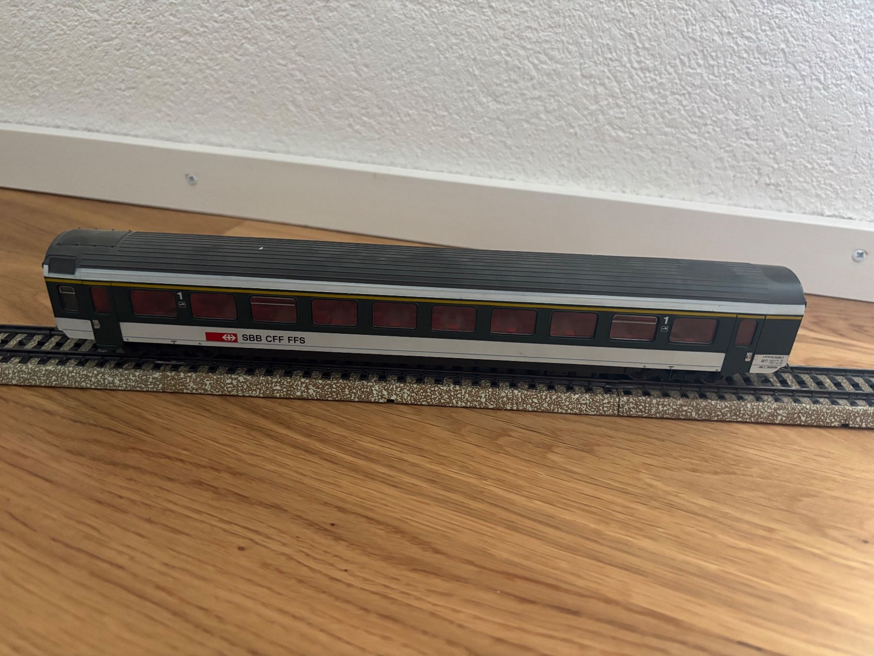 Hag Modellini di ferrovie: 2x Roco SBB Wagen (44201B & 44472) – Usato da Bremgarten AG venduto da Trombone98 5