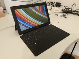Microsoft Surface RT, inkl. Tastatur, MS Office und SD-Karte
