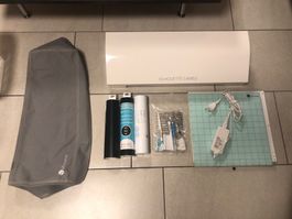 Silhouette Cameo 3 Schneideplotter mit Zubehör