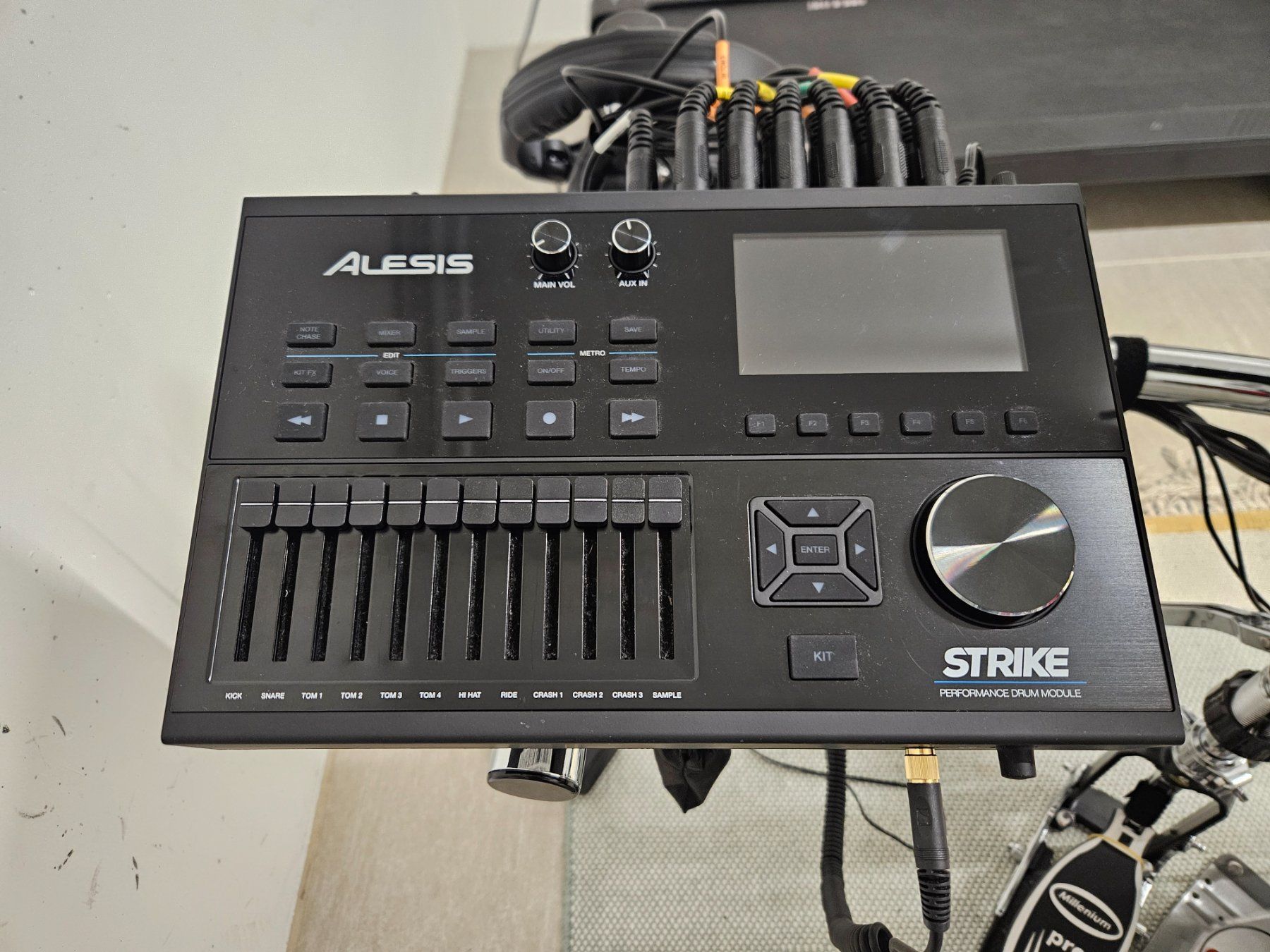 Alesis Musikinstrumente: Alesis Strike Pro Drumkit – Gebraucht aus Mettmenstetten von thesb 4