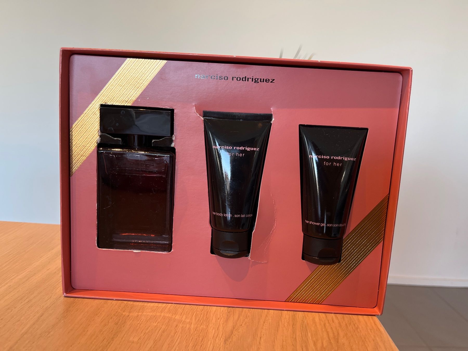 Narciso Rodriguez Profumi & Eau de Toilette: Narciso Rodriguez - Musc Noir Rose - Gift box – Usato da Dübendorf venduto da cec_w56v