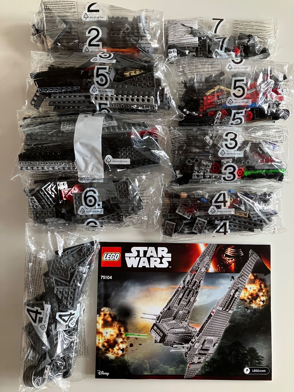 Lego Kit di costruzioni: LEGO Star Wars 75104: Kylo Ren's Command Shuttle – Nuovo (secondo la descrizione) da Rüti ZH venduto da captnjohnny 2