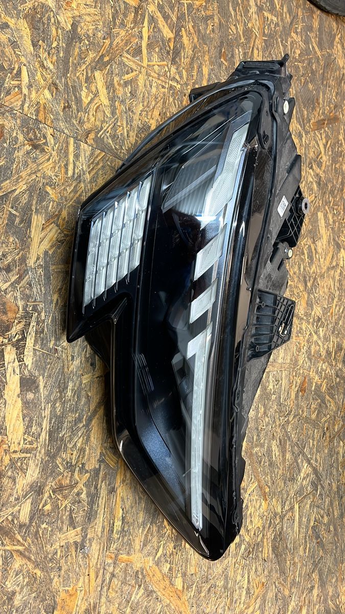 Audi Fari: Rechter Scheinwerfer Audi RS3 8Y- gebraucht – Usato da Wetzikon ZH venduto da resellZO08