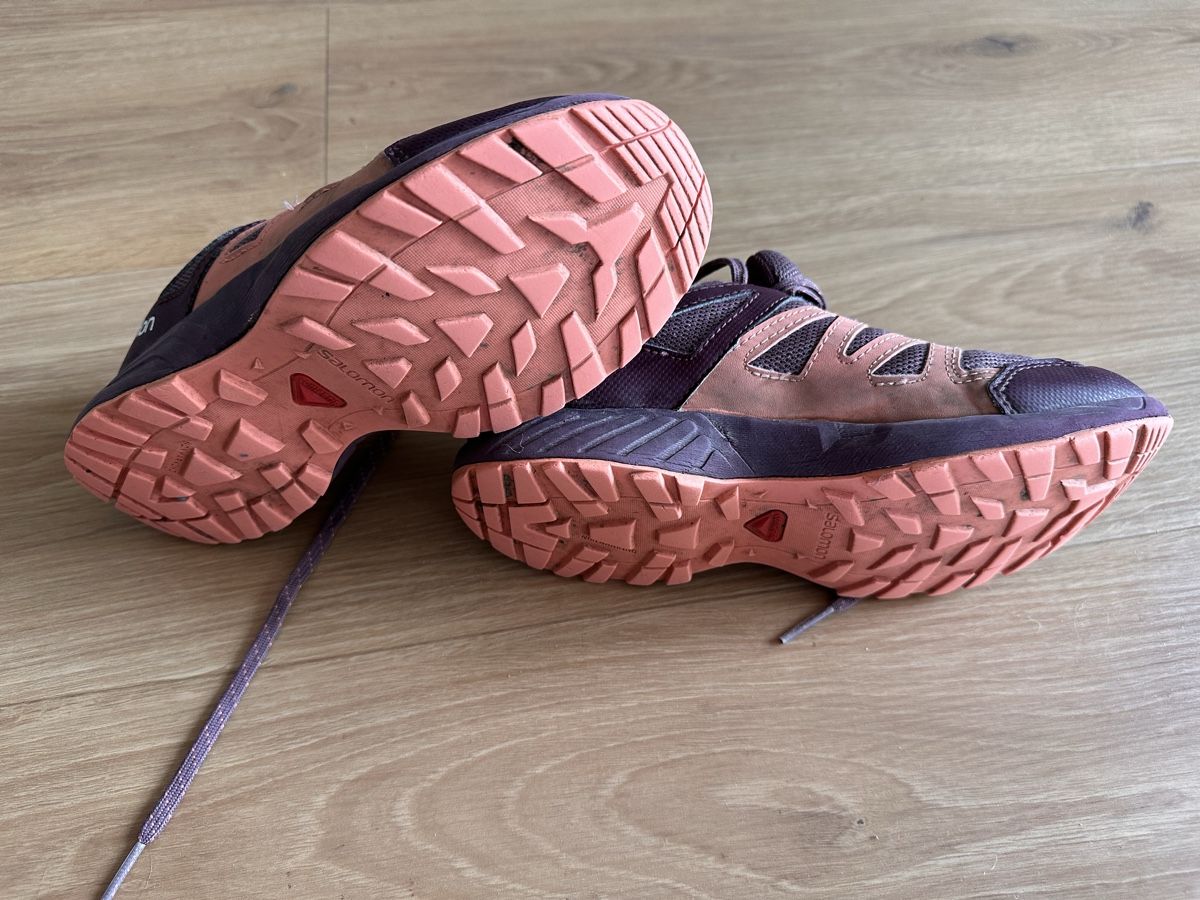 Salomon Schuhe für Mädchen: Salomon Teekkingschuhe 37 waterproof – Gebraucht aus Buchrain von eule2109 1