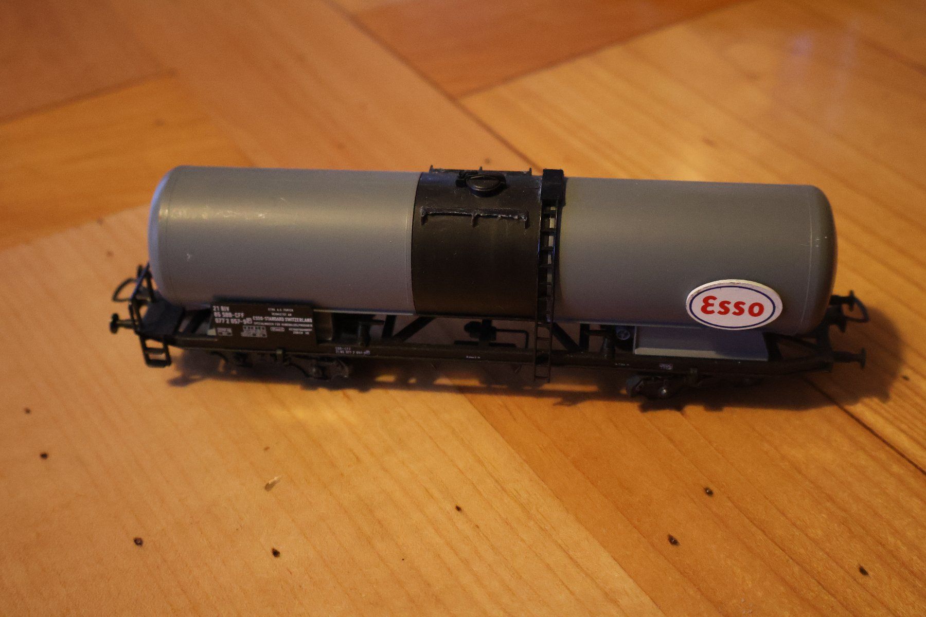 Modellini di ferrovie: 2 Tankwagen – Usato da La Tour-de-Peilz venduto da valoute