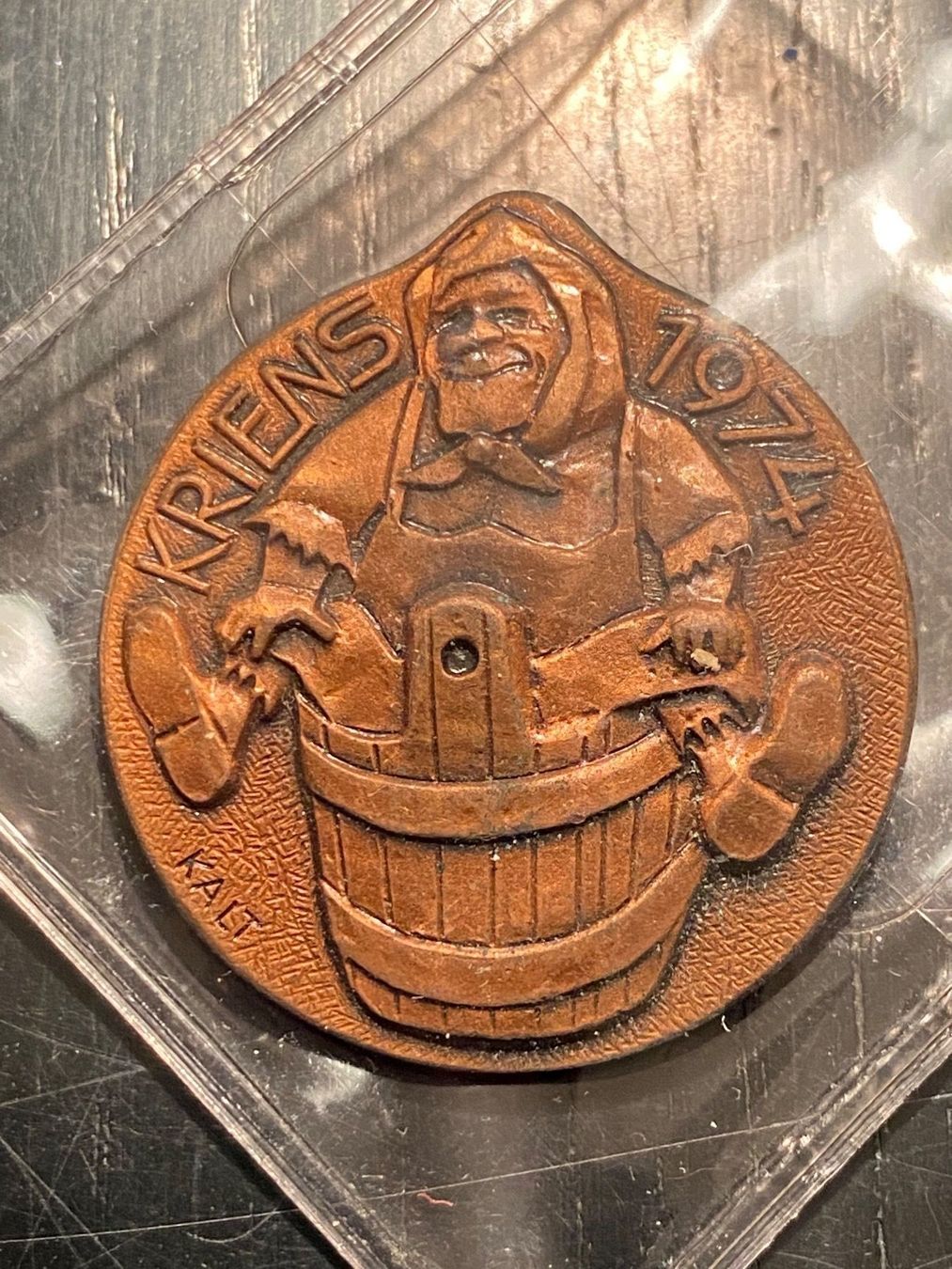 Placchette & Badge: Fasnacht Kriens Plakette – Usato da Günsberg venduto da Peso1
