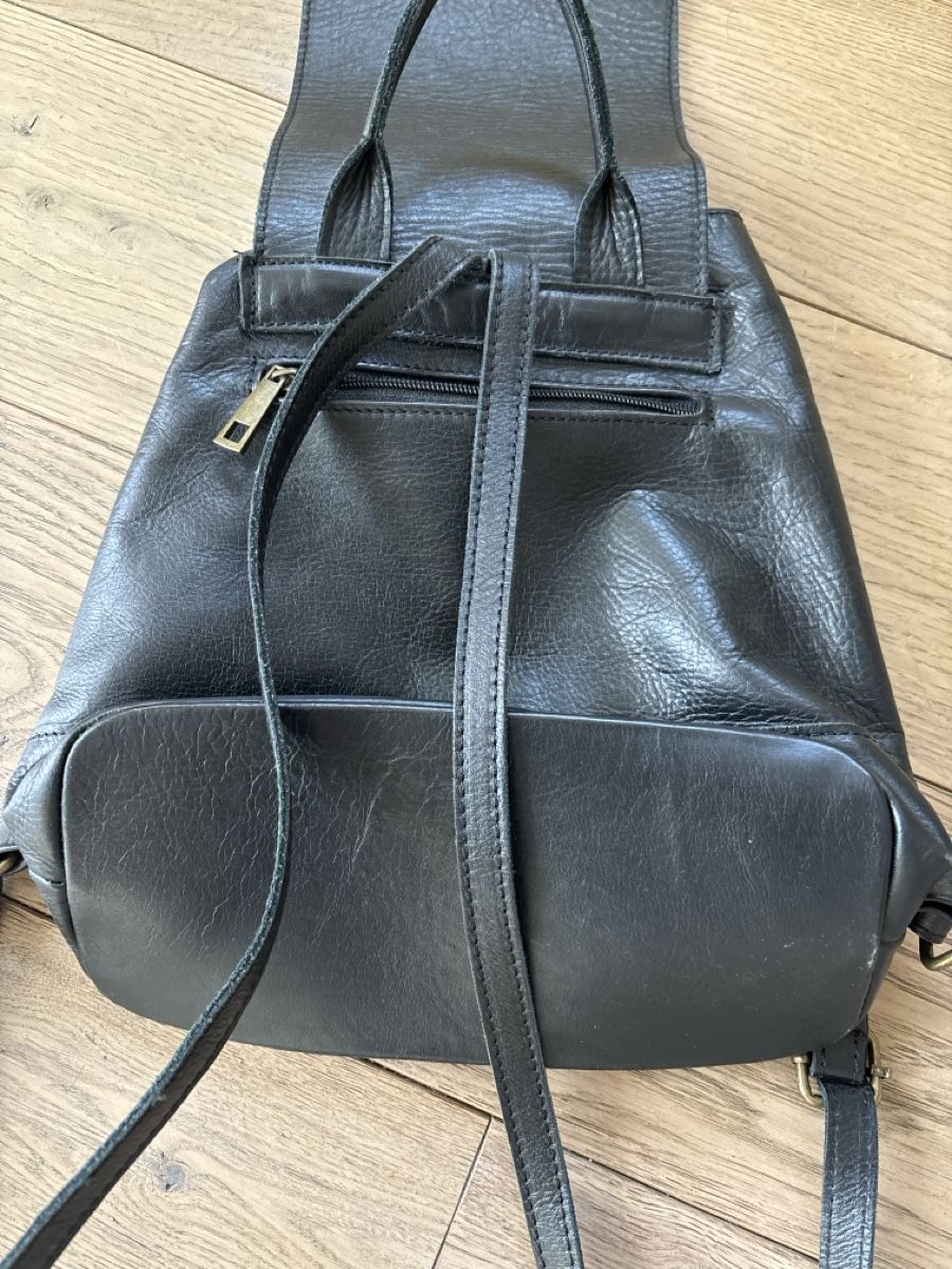 Zaini: Schwarzer,kleiner,Lederrucksack, NEU – Nuovo (secondo la descrizione) da Appenzell venduto da babet01 4