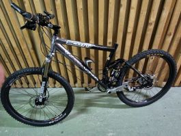 Frisch ab Service   Scott Genius MC40 Mountainbike Fully 26"