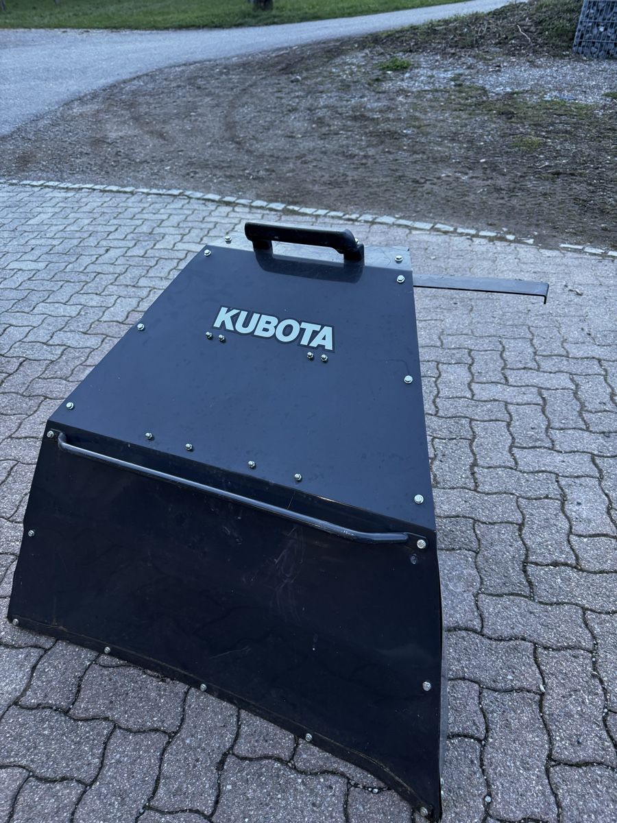 Kubota Tagliaerba: Rasentraktor Kubota G 23-ll – Usato da Niederuzwil venduto da Dakitiki 8