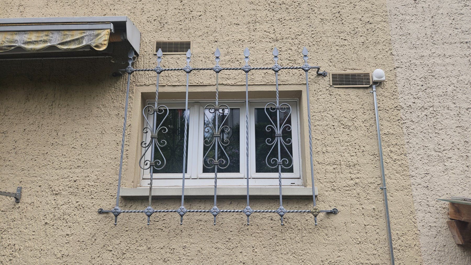 Grilles & Grillages: Fenstergitter Schmiedeisen – D'occasion à Winterthur par mme_j58n