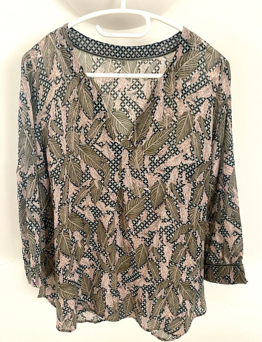 Nile Blusen: NILE Bluse mit Allover-Print- Gr.M 100% Viskose – Gebraucht aus Jona von Flamingoo