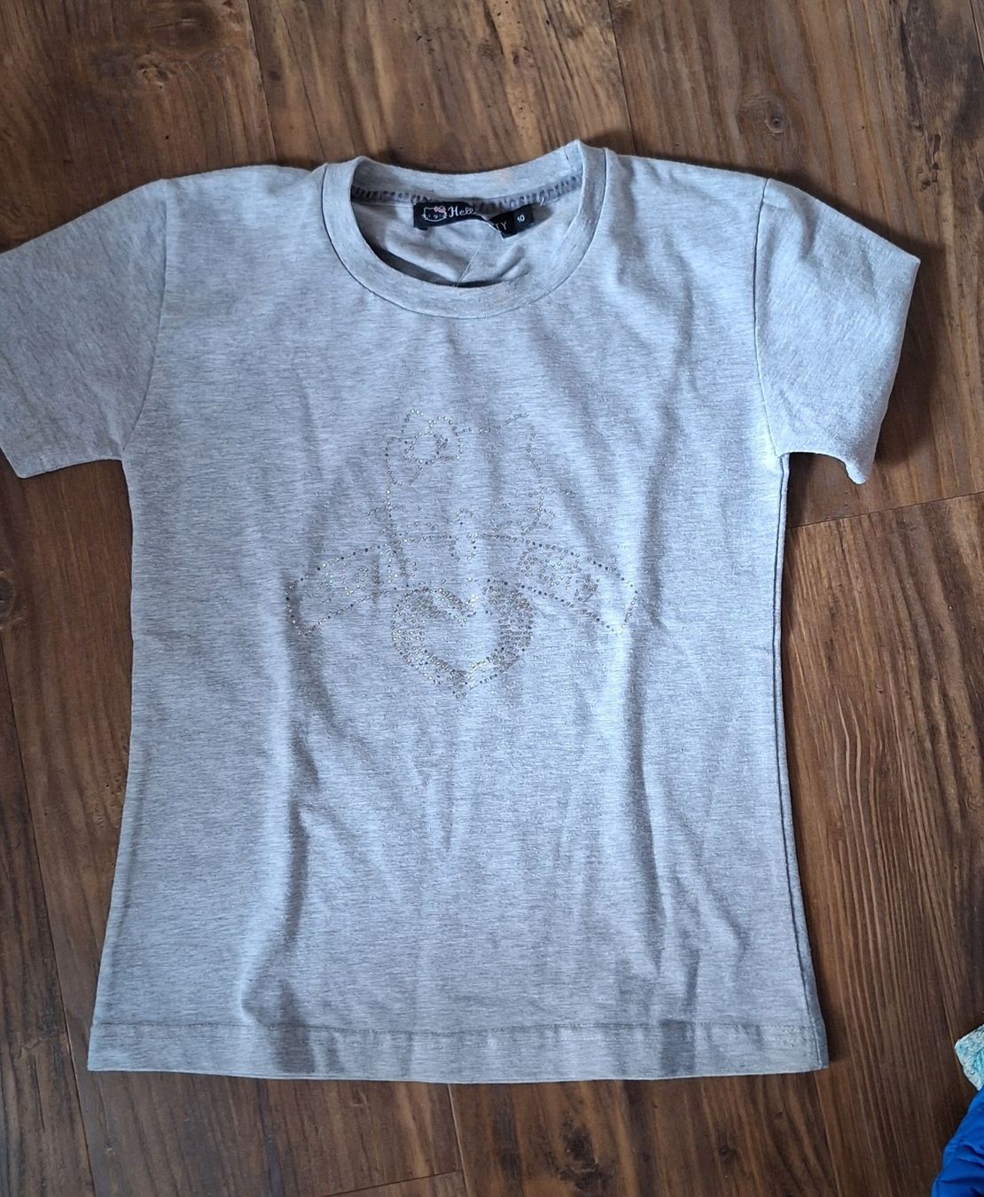 Camicette, T-shirt & Top: T-Shirt hellgrau Grösse 110 – Usato da Morschach venduto da son_8fqy