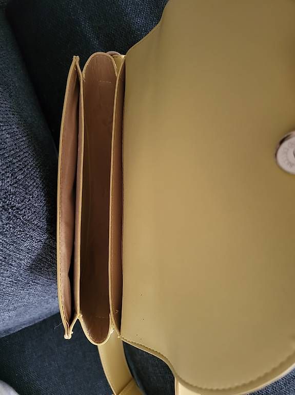 Borse da donna: Sac à main – Usato da Ecuvillens venduto da loloall 1