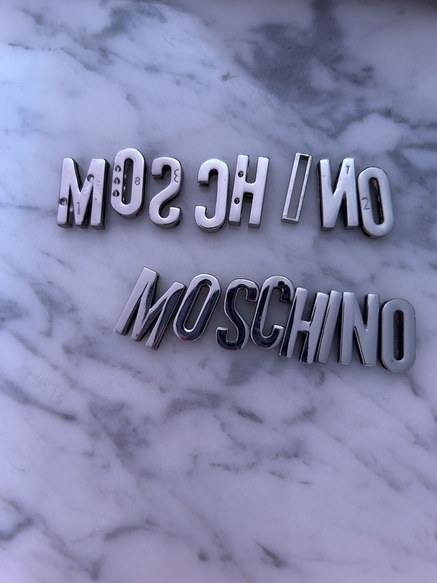 Tutte le decorazioni: Authentic Moschino letter set, silver tone – Usato da Biel/Bienne venduto da zit_v5yc 2