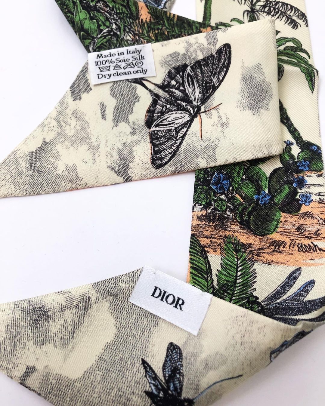 Dior Foulard & Sciarpe: Christian Dior scarf – Nuovo (secondo la descrizione) da Pregassona venduto da Reluxuryspace 1