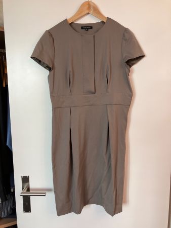 Wunderschönes Kleid Etuikleid von Tara Jarmon Gr. 40