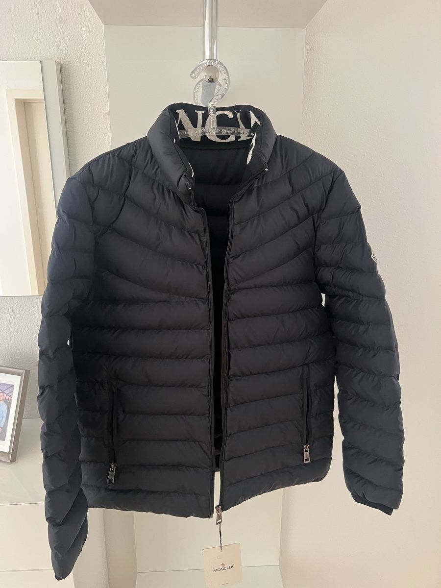 Moncler Giacche: Moncler Steppjacke Dunkelblau – Nuovo (secondo la descrizione) da Zürich venduto da abi_d8rr