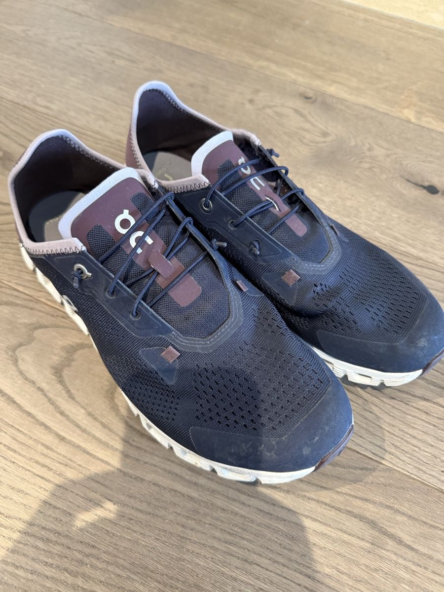 On Chaussures hommes: On Cloudcoast Gr 44 – D'occasion à Kilchberg ZH par MiLu2023