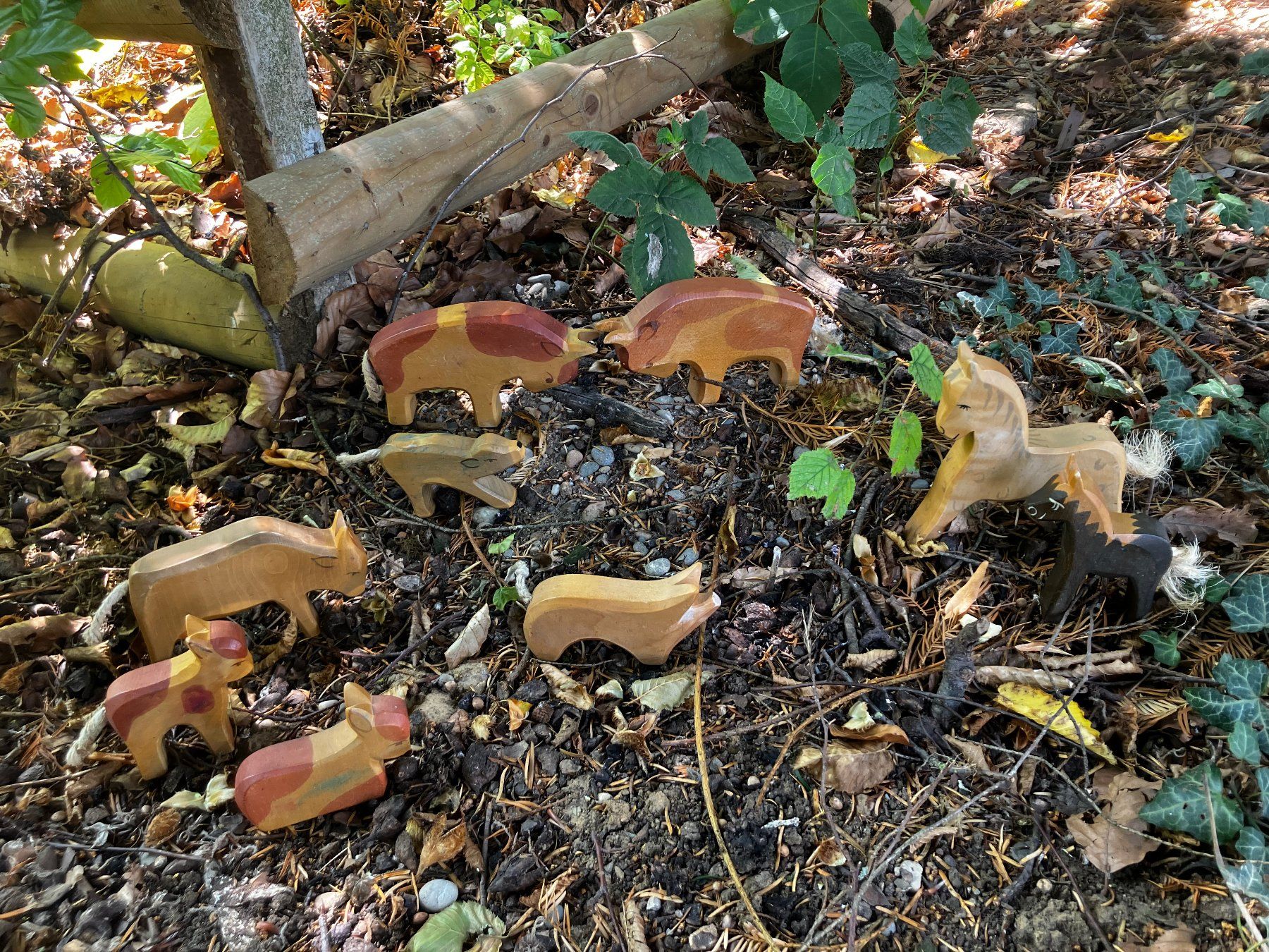 Ostheimer Spielzeuge: Bauernhof-Set - Original Ostheimer Spielfiguren – Gebraucht aus Gockhausen von log_j858