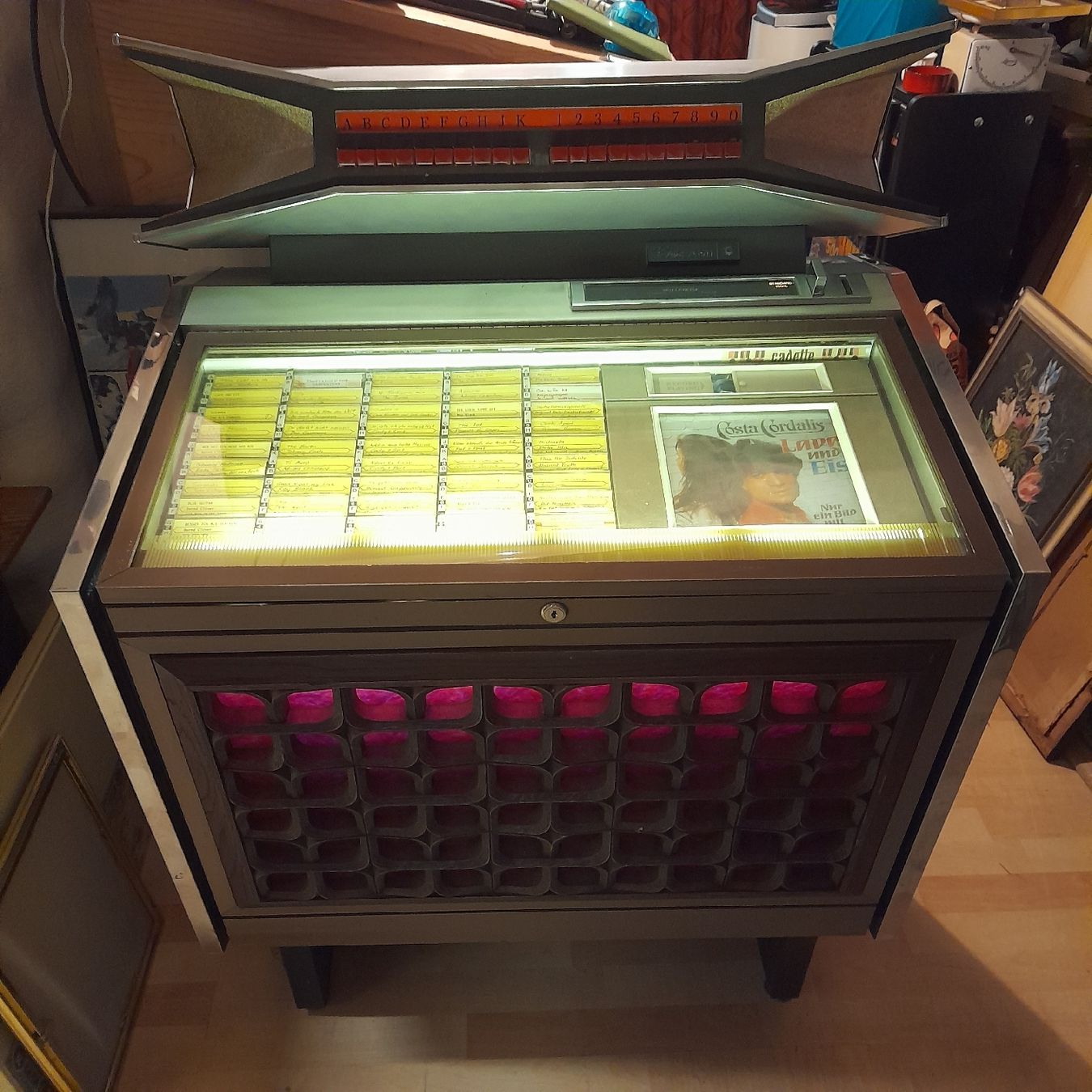 Jukebox: Jukebox – Difettoso da Nesslau venduto da Pina