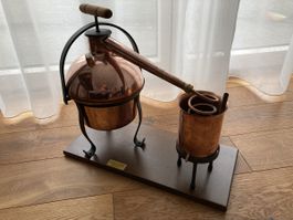 Kupferdestille ca. 1 Liter mit Kühlschlange und Gestell
