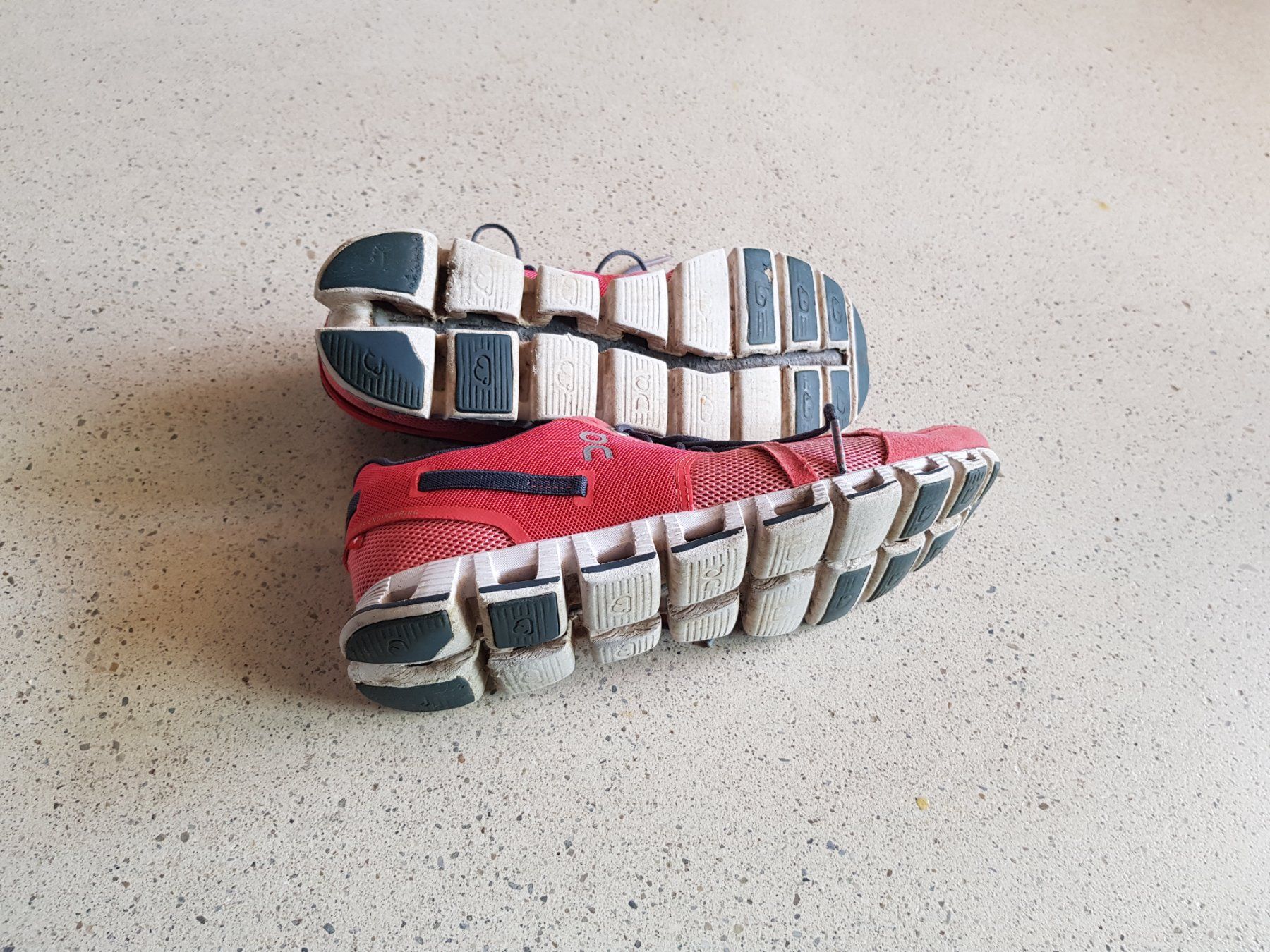 Scarpe da donna: ON Damen Laufschuh Grösse 40 – Usato da Basel venduto da chien008 5